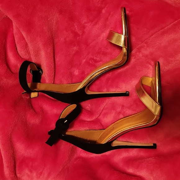 Black and Gold Boohoo Heeled Sandals - Picture 3 of 4